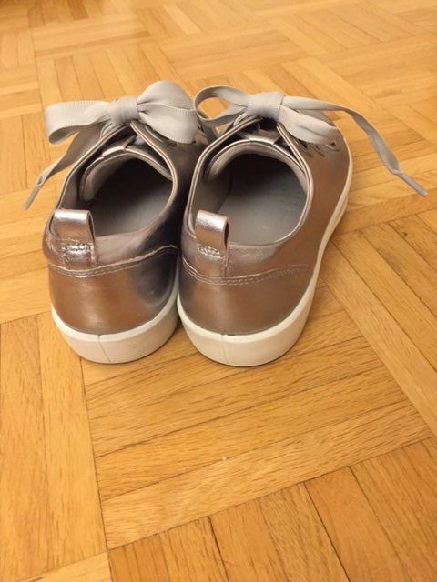 Ecco Scarpe da donna: Sneaker "ecco" Gr. 39-40, Leder! – Nuovo (secondo la descrizione) da Walenstadt venduto da ricamul 2