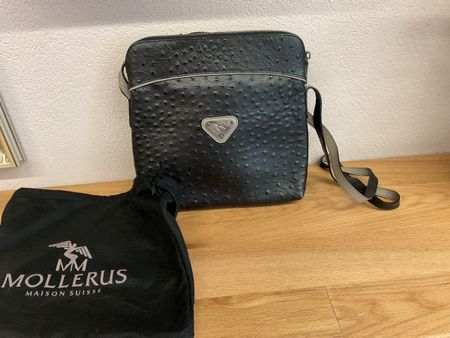 Neuwertige Maison Mollerus Tasche aus Strausenleder