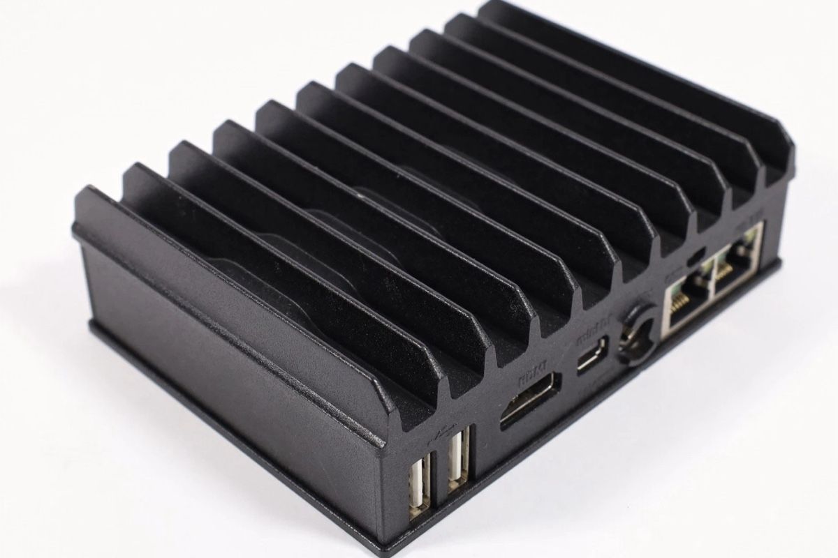 PC: Industrial Fanless Mini PC – Usato da Zürich venduto da jankais3r 1