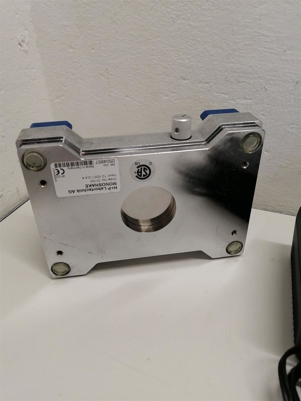 Accessori da laboratorio: H+P Variomag Monoshake mit Microplate – Usato da Niederdorf venduto da LeptonAG_Labor 3