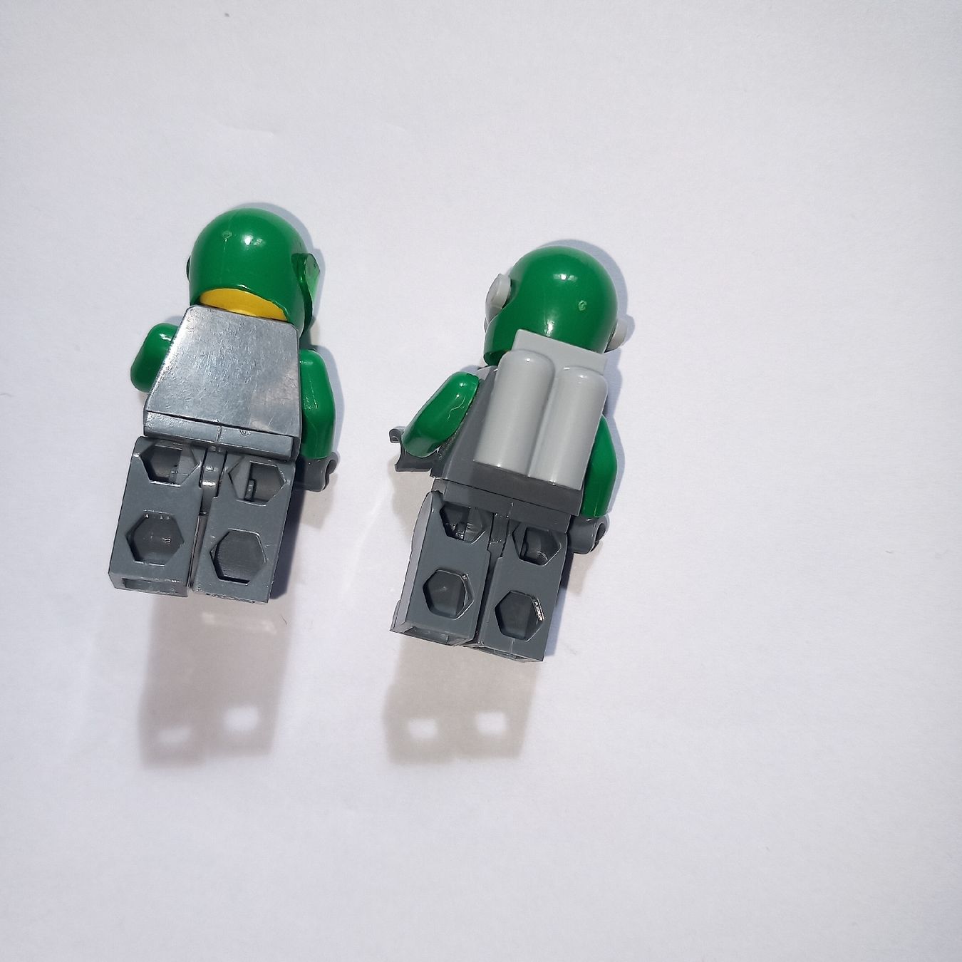 Lego Statuette: 2 Lego Minifiguren Taucher – Usato da Ebnat-Kappel venduto da blazzi 1