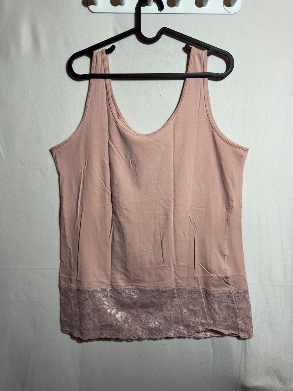 Top: Basic Top mit Spitzenrand von Chicoree Gr. L – Usato da Grosswangen venduto da SALE_SALE_SALE 1