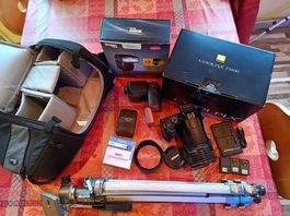 Superzoom Kamera Nikon P1100 mit Zubehör
