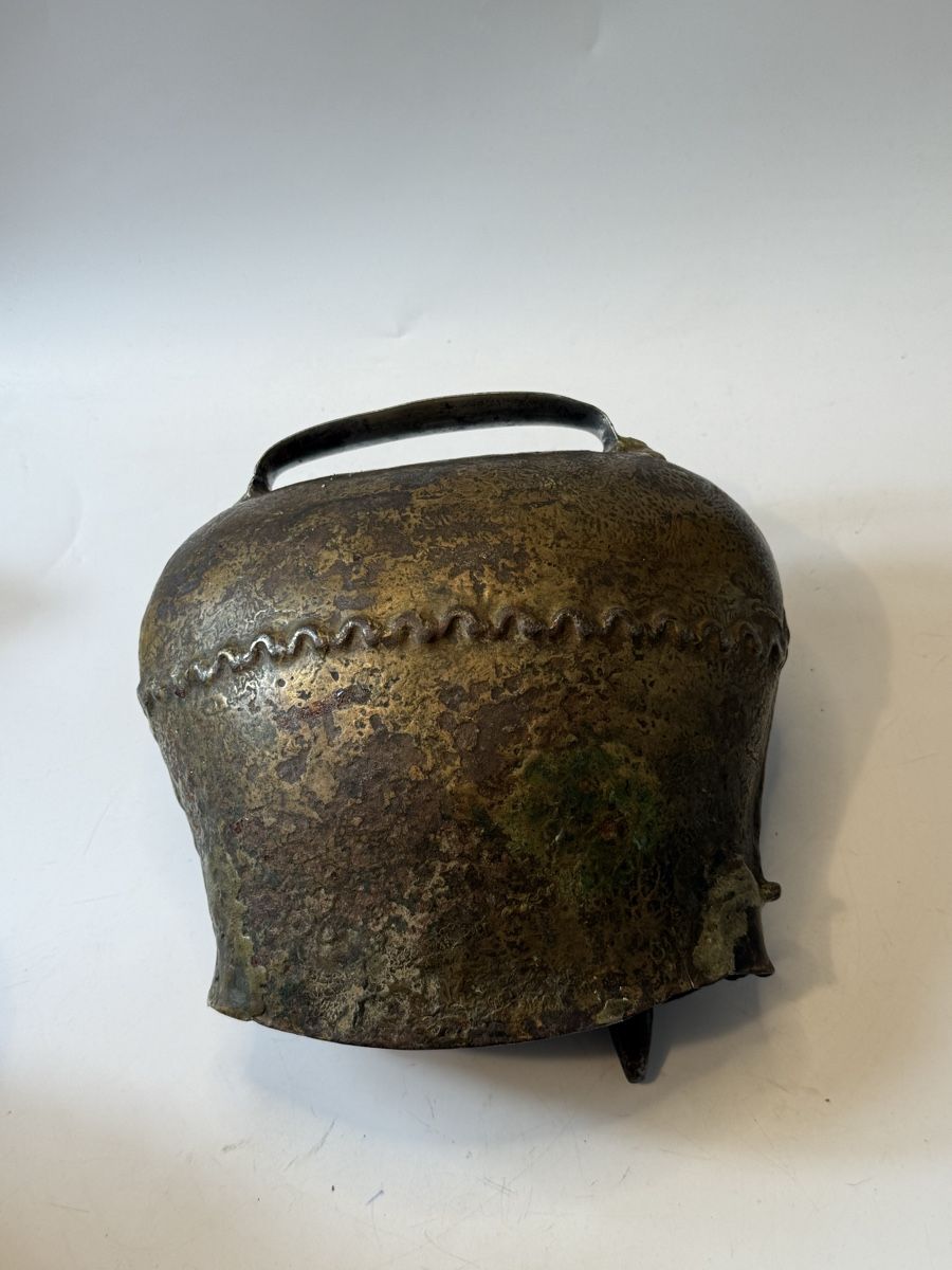 Campanacci mucche: Grosse Glocke Alt, 24x24 cm repariert B02 – Usato da Grenchen venduto da swiss.antiques