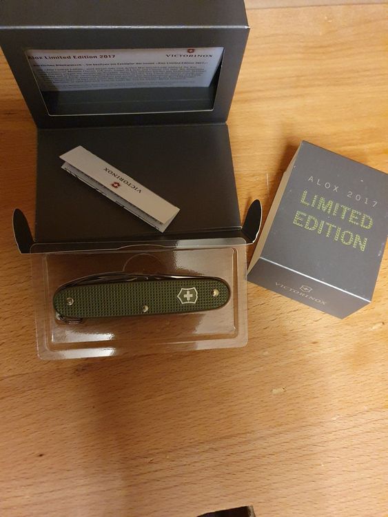 Victorinox best sale pioneer 2017