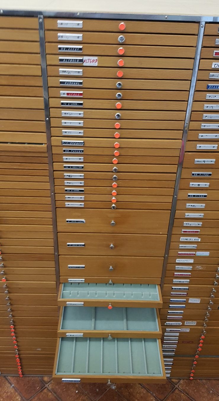 Sistemi di archiviazione: Schmuck Schublade Sortierstation – Usato da Thalwil venduto da Designer50 3