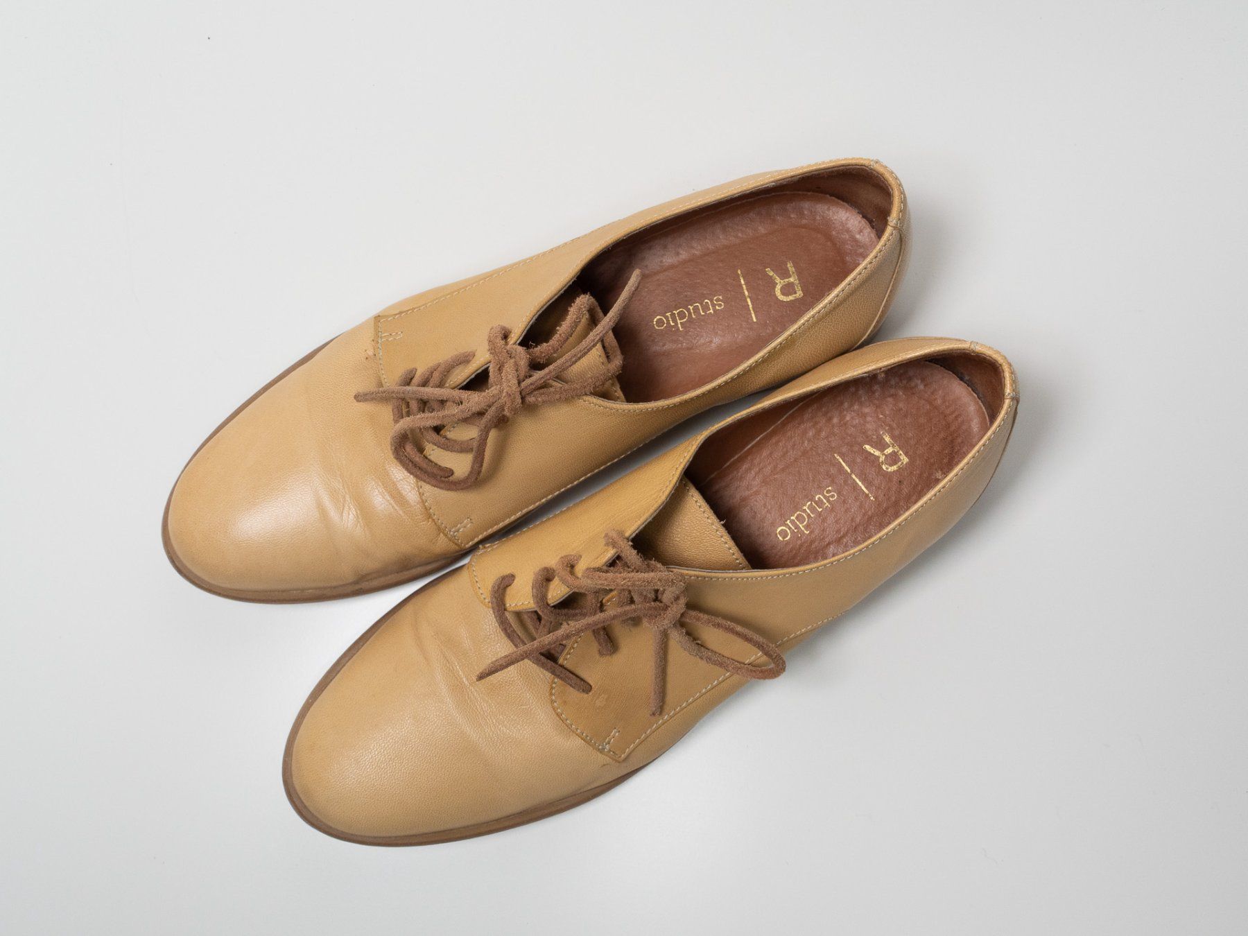 Scarpe da donna: Elegante Lederschuhe, beige, Gr. 38 – Usato da Biel/Bienne venduto da ananda.schuerch 1