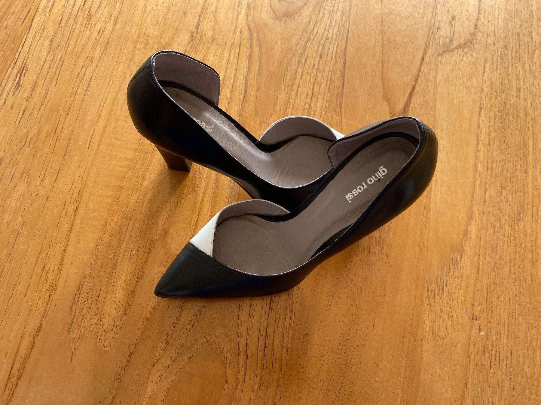Damenschuhe: Gino Rossi Pumps in Schwarz/Weiss – Gebraucht aus Zürich von Grothschild 5