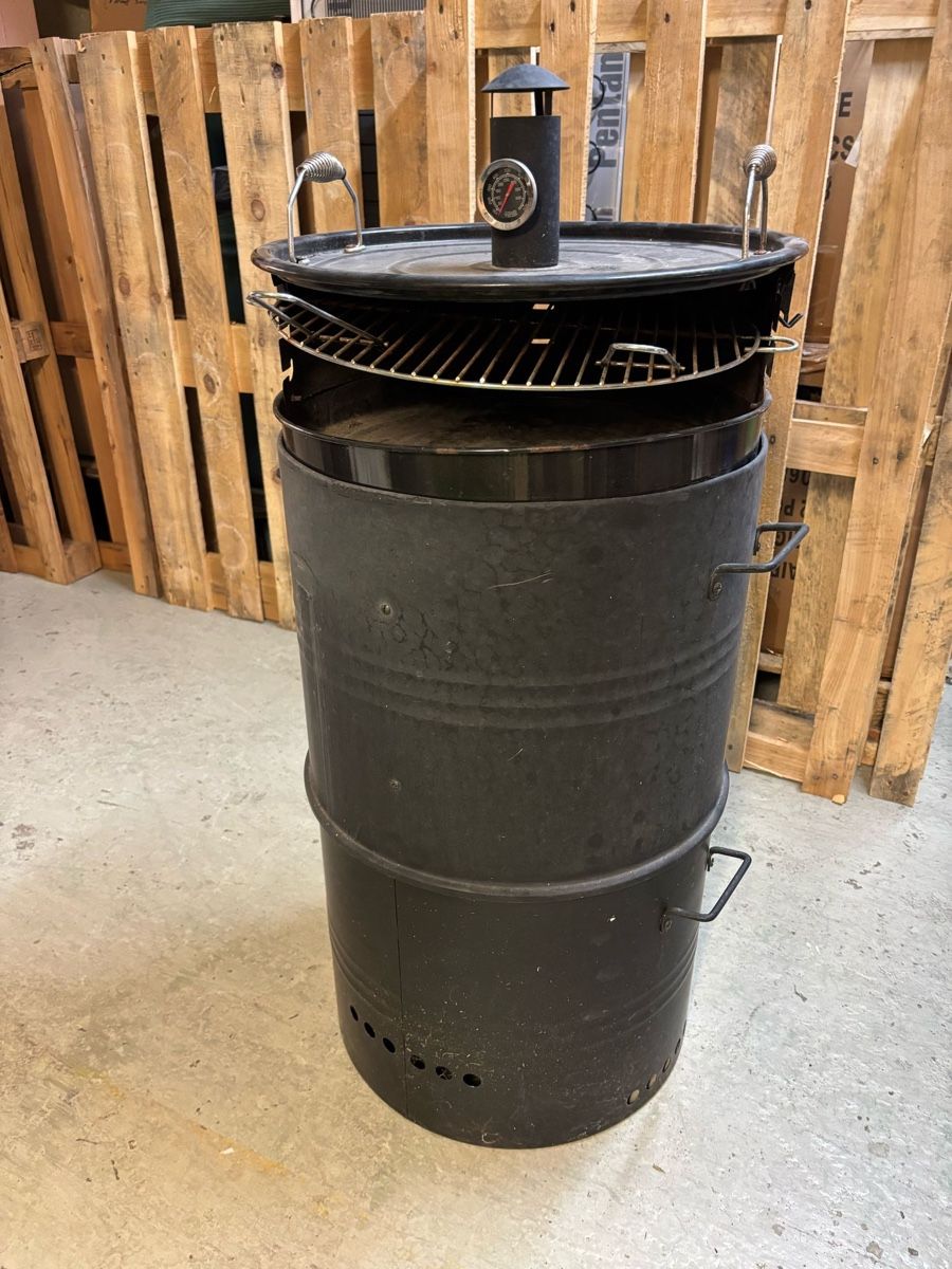 Griglie: Grilltonne Multifunktion Holzkohlengrill – Usato da Zug venduto da Biki72