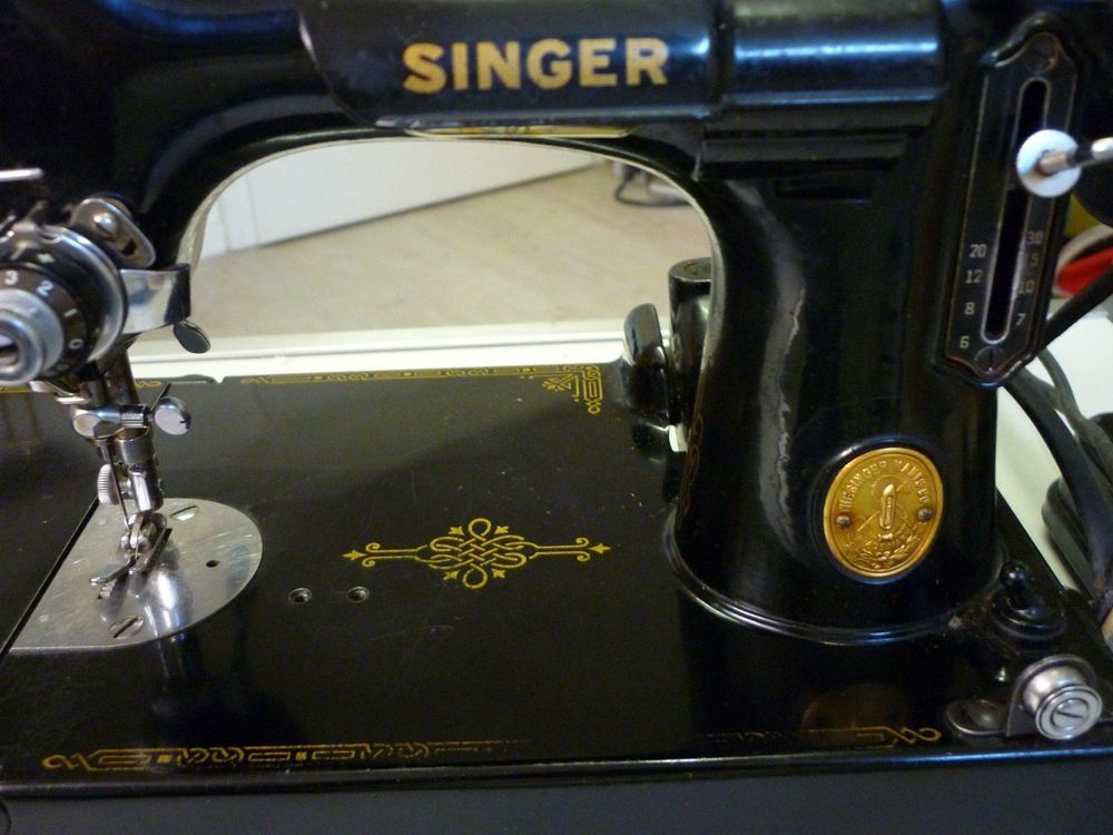 Singer Nähmaschine Featherweight 221K1 Kaufen auf Ricardo