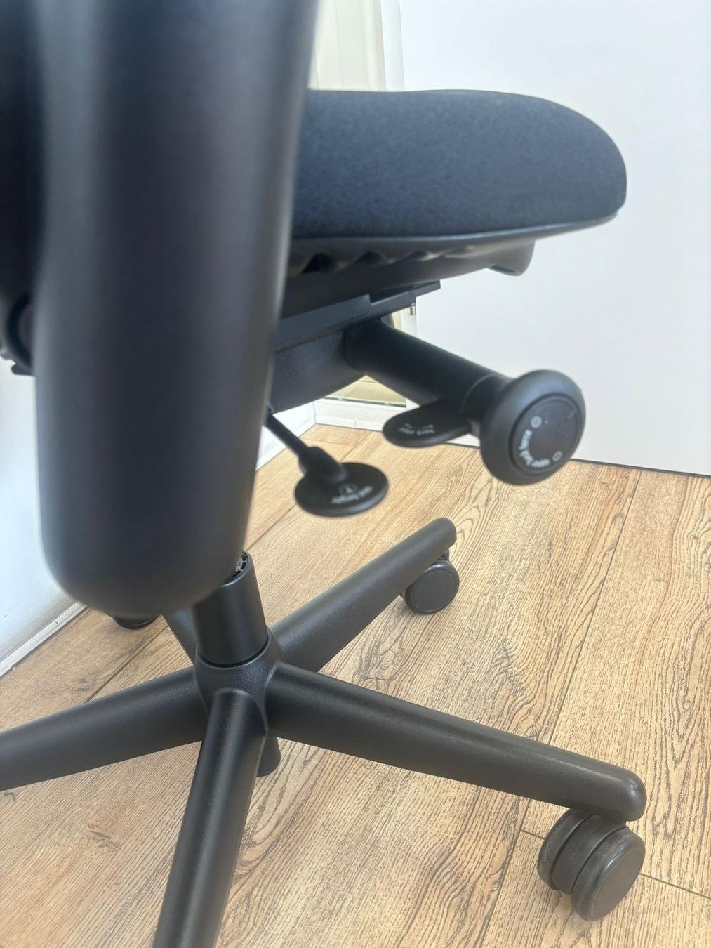 Steelcase Sedie: Refurbished Steelcase Leap Schwarz – Usato da Purmerend venduto da Offeco 8