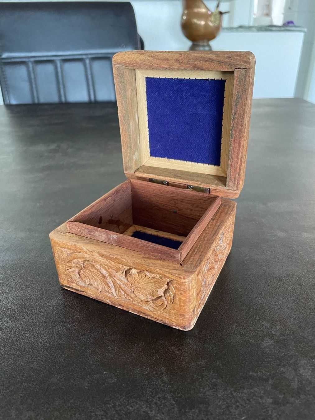 Dosen: Ancienne Boîte en Bois Sculpté – Gebraucht aus Vallamand von Bricbracbroc82 1