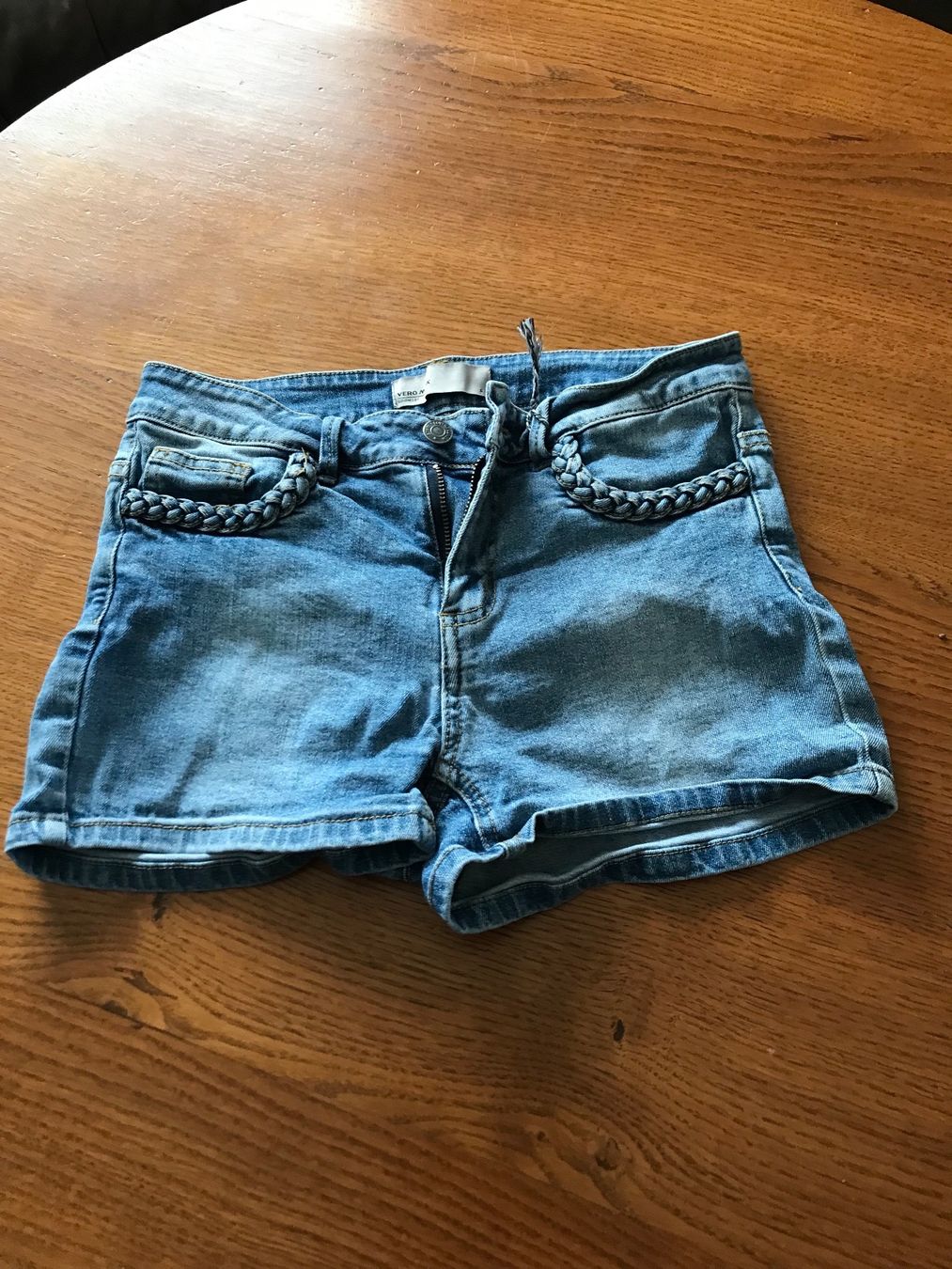 Jeans: Short  en jeans dame – Gebraucht aus Montsevelier von ber_88db