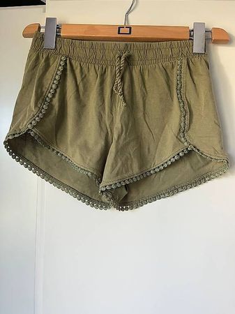 Damen Hotpants Olive Grün low waist