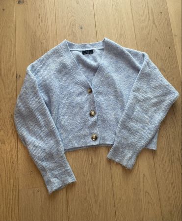 Cardigan Bershka bleu clair taille S 🩵