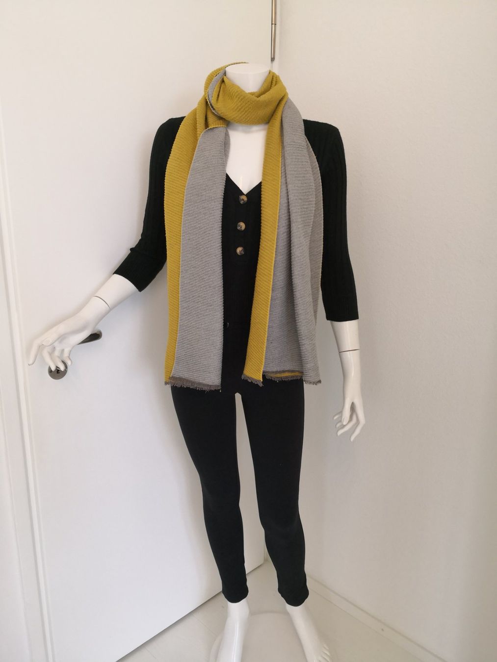 Foulard & Sciarpe: 🤩SCHAL GELB-GRAU DOUBLE-FACE – Usato da Olten venduto da Naja-Twins-Twins 5