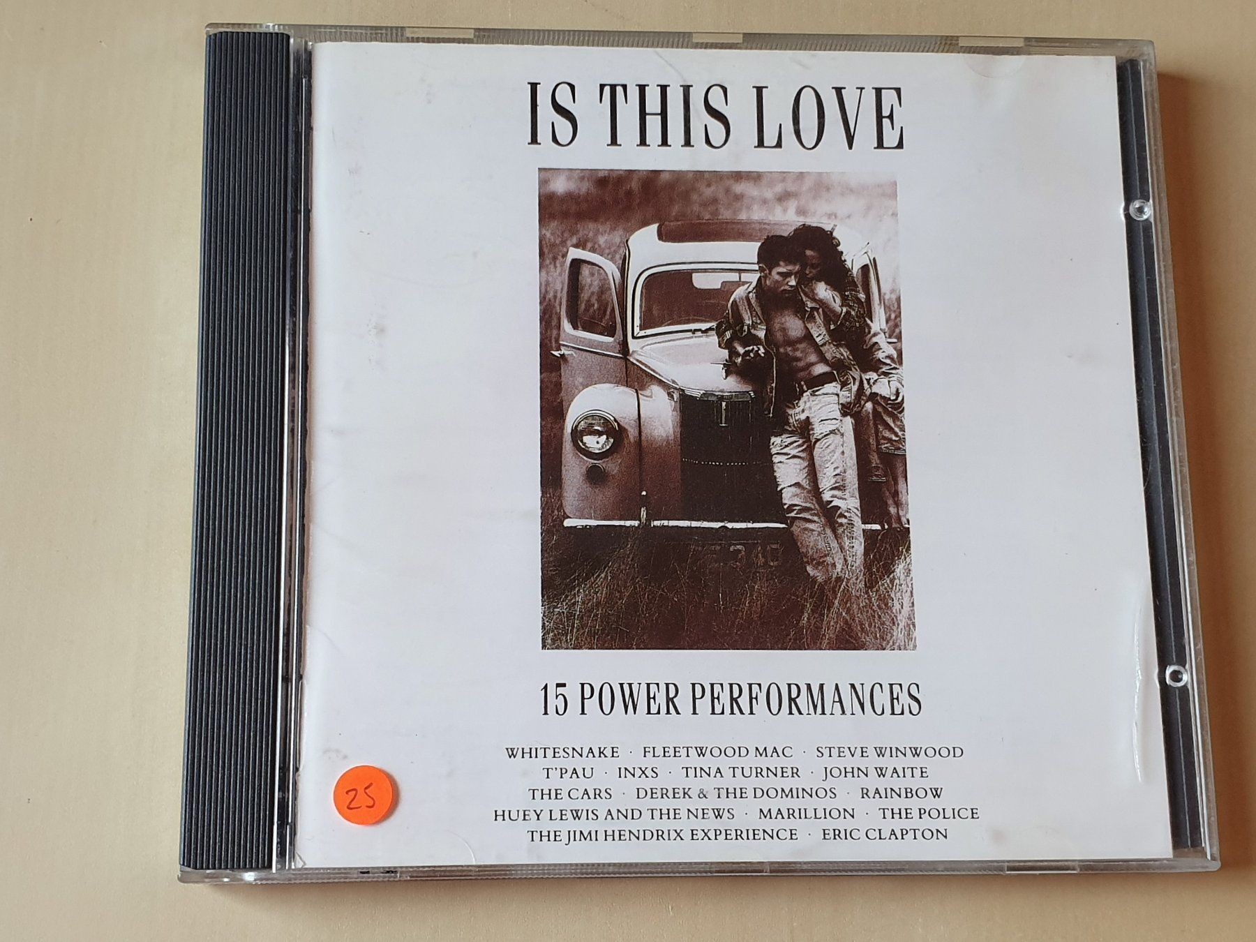 CDs: Is This Love – Gebraucht aus Stansstad von collectorsshop