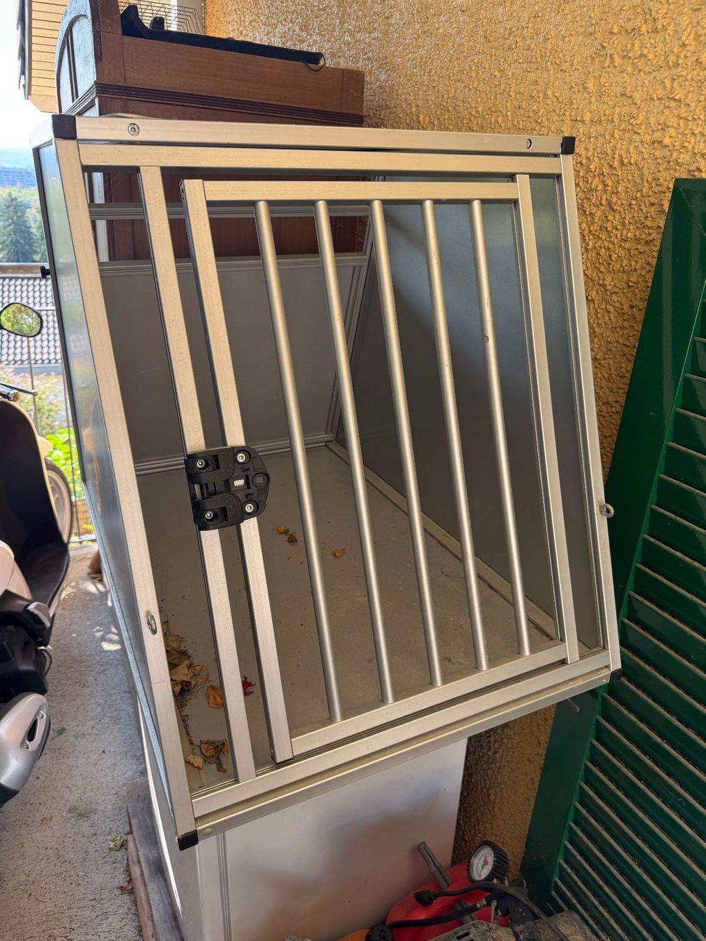 Cages, transport & sécurité: Hundebox – D'occasion à Rombach par Juspola