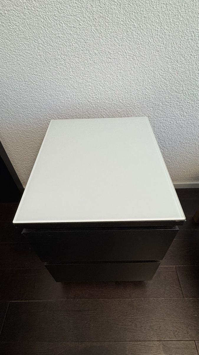 Tables de nuit: Malm Nachttisch – D'occasion à Zürich par deb_3456 1
