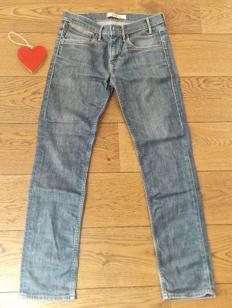 Jeans Levi's 519 Slim blau Grösse 30/32 top Zustand!