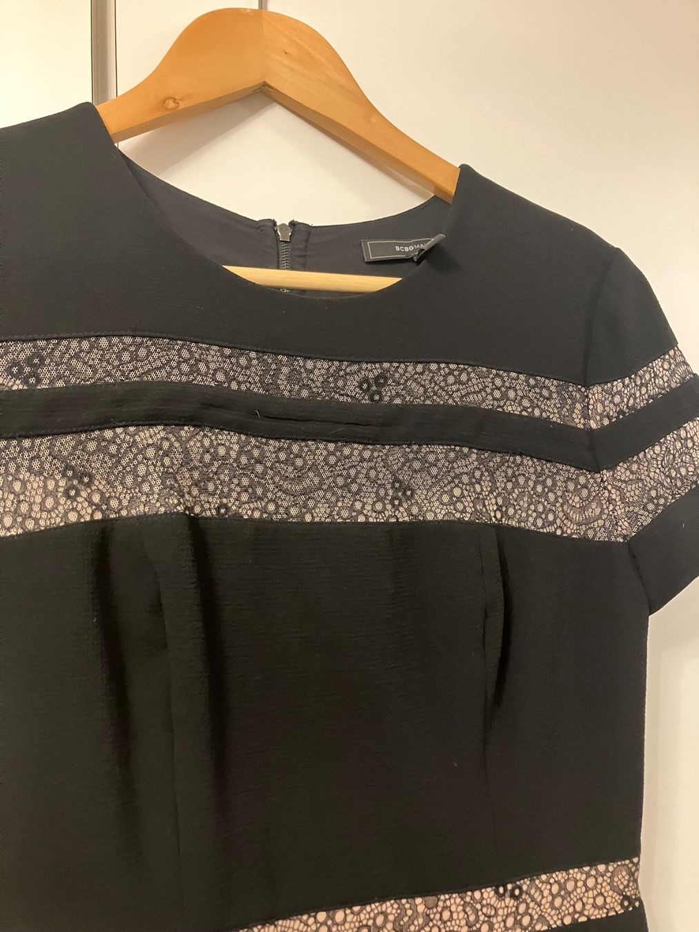 Robes: BCBG Maxazria Kleid – D'occasion à Walchwil par Maxana 1