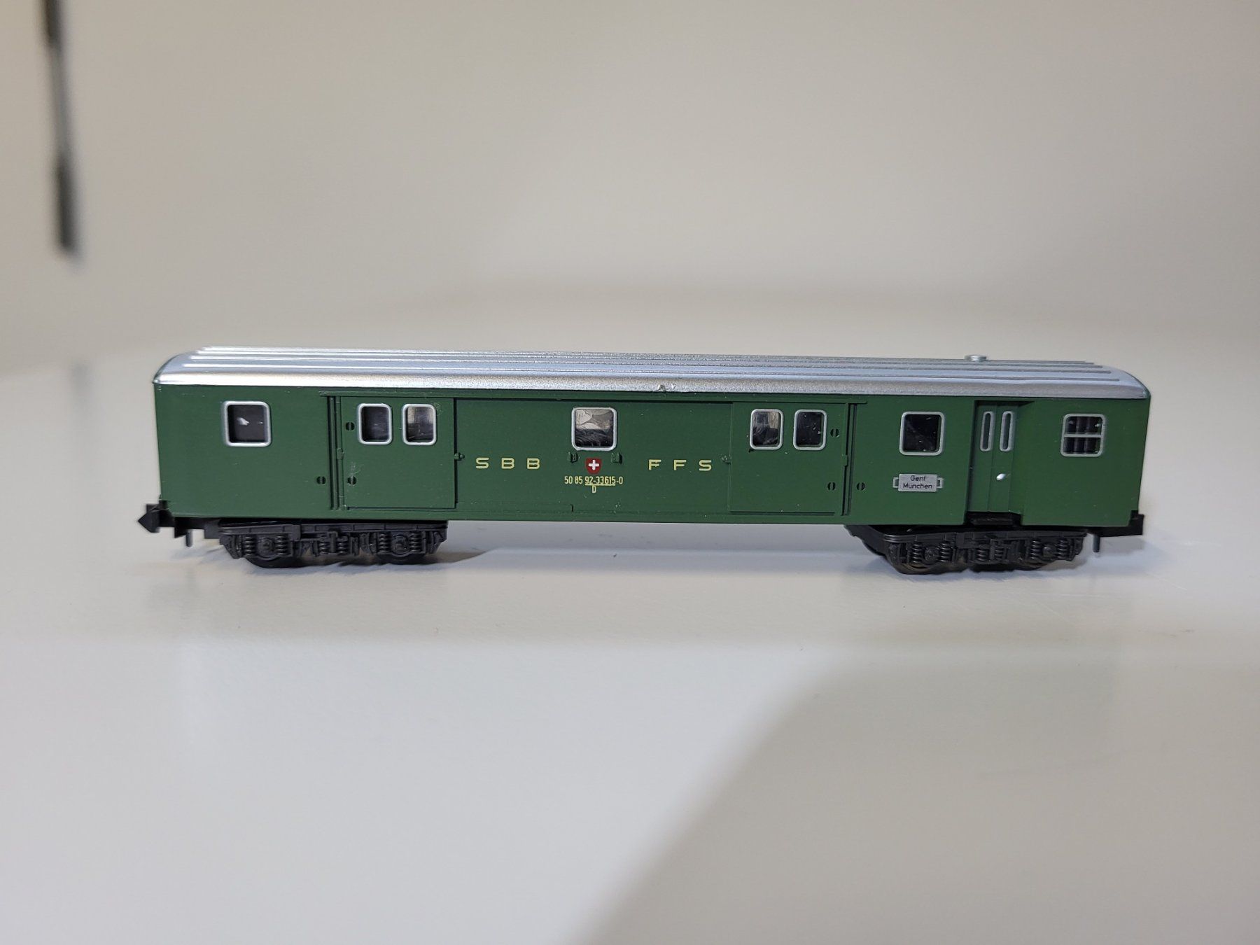 Trix Modellini di ferrovie: Minitrix 3027 SBB Gepäckwagen – Usato da Brügg BE venduto da POU-BELLE 1