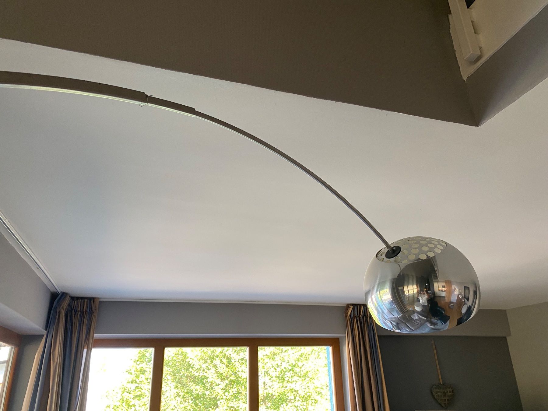 Flos Lampen: Die Stehleuchte Flos ist ein Designklassiker par excellence – Gebraucht aus Unterterzen von ProsCons 4