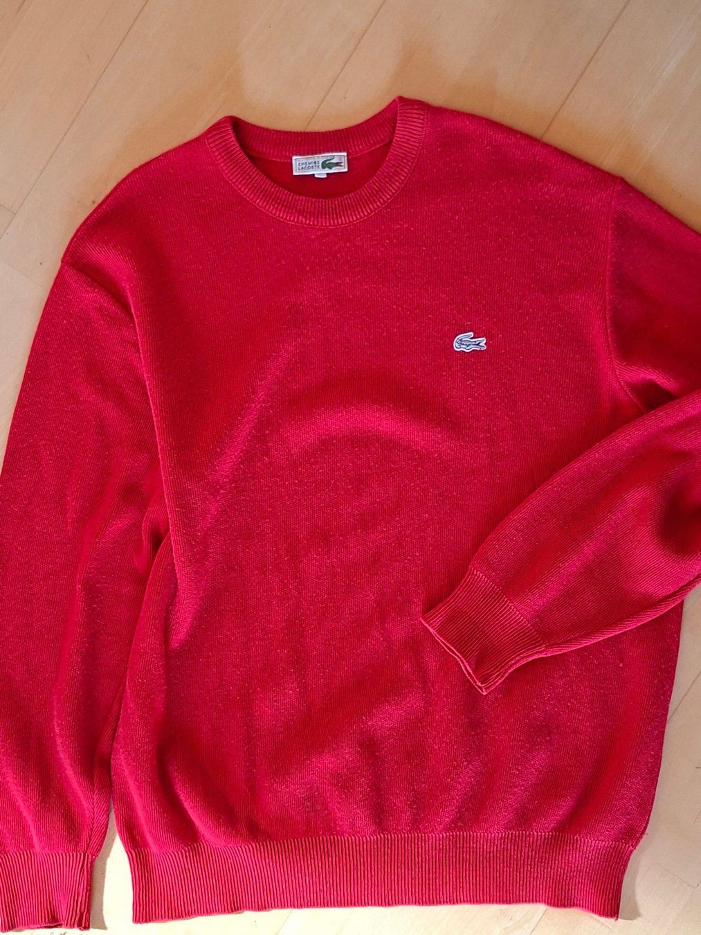 Lacoste Pullover & Sweatshirts: Roter Lacoste Pullover - Grösse 7 – Gebraucht aus Weiningen ZH von Annakatharina