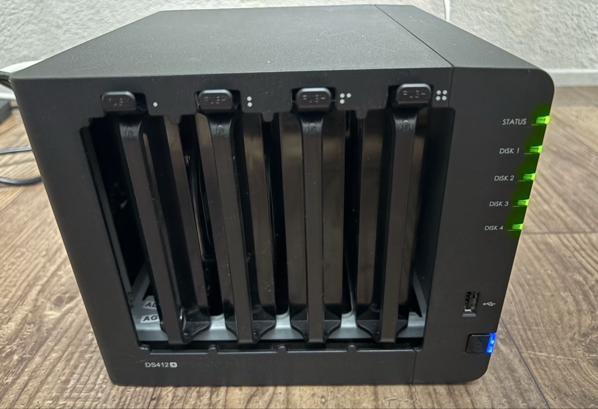 Synology Server: Synology DS412+ inkl. 4 x 2TB Disks – Usato da Eggersriet venduto da Ck761 1