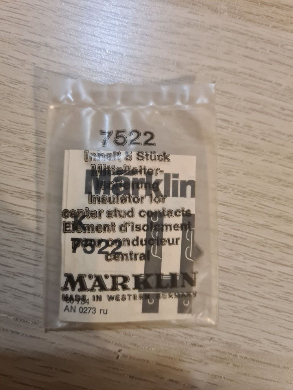 Märklin Modellini di ferrovie: Märklin 7522 Mittelleiter Isolierung – Nuovo e nell'imballaggio originale da St-Aubin-Sauges venduto da tantome