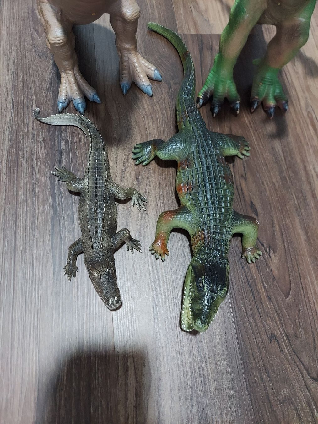 Spielzeuge: Große Gummitiere Drachen/ Dinosaurier/ Krokodile – Gebraucht aus Altishofen von tammy05 1