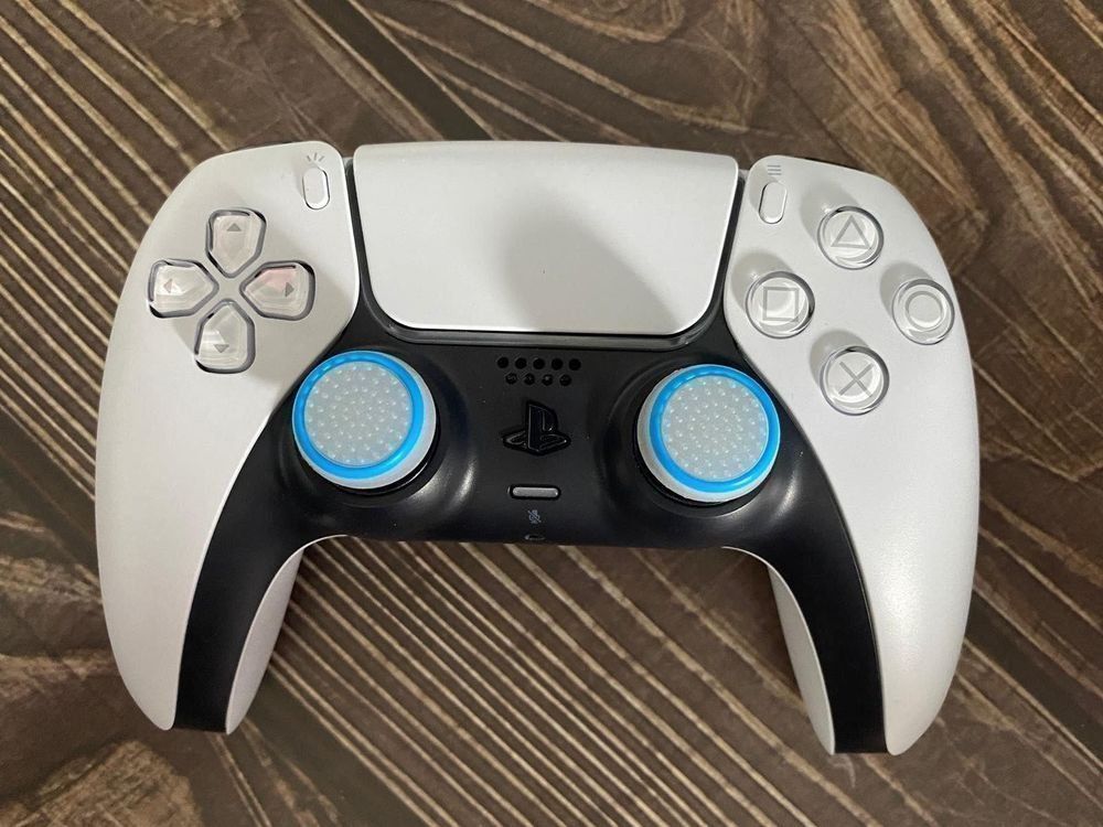 Controller: PS5 Controller Grips / Noppen (Weiss/Blau) – Nuovo (secondo la descrizione) da Niederwil SO venduto da BlueSonic