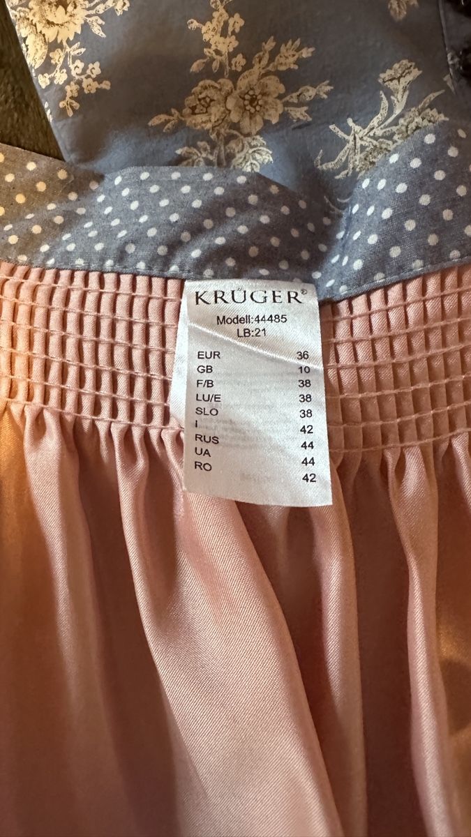 Krüger Robes: Dirndl von Krüger – D'occasion à Grellingen par isa_6yr8 5