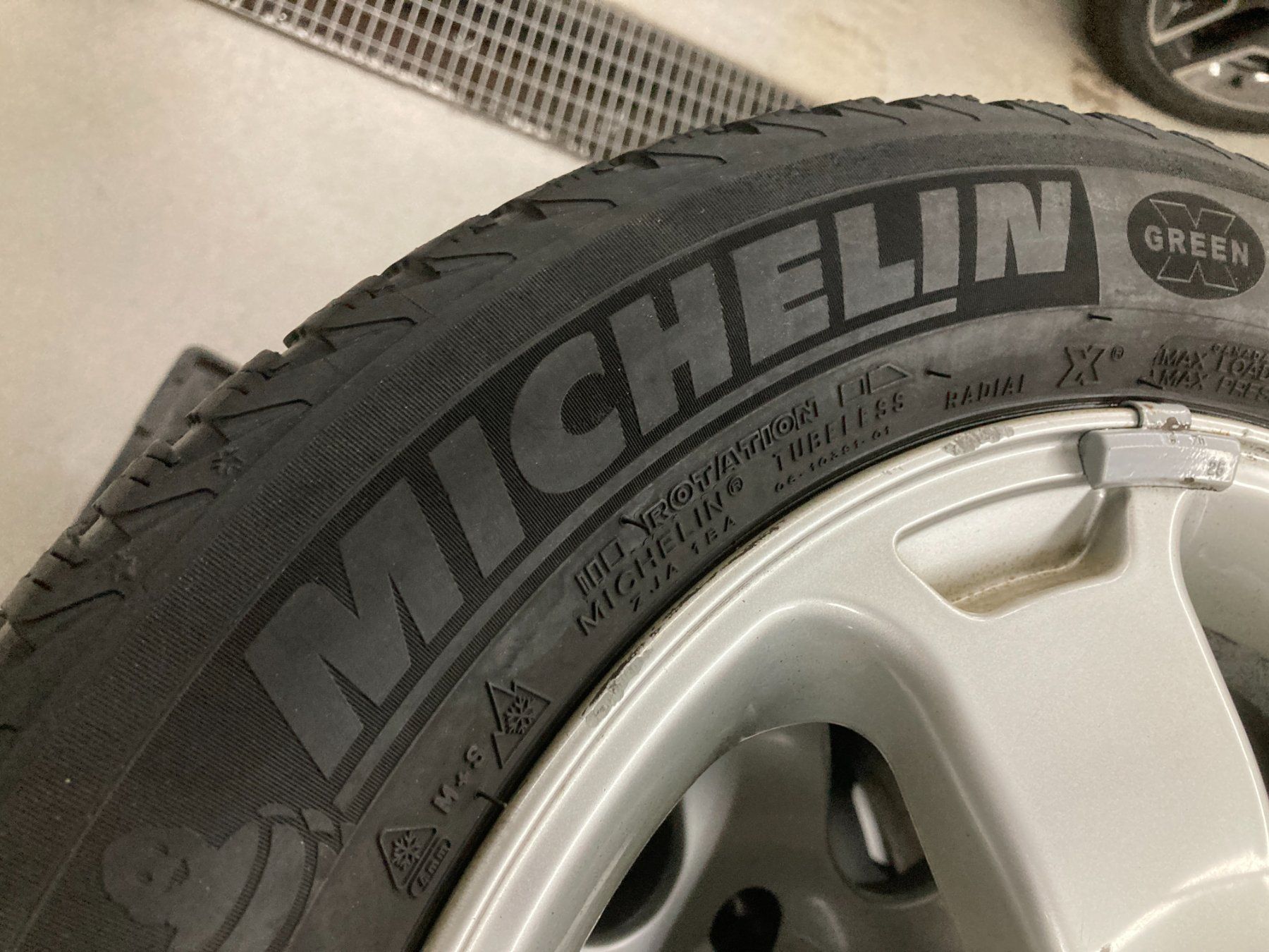 Audi Pneumatici & Ruote complete: Audi A6 Winterräder 215/55R16 – Usato da Cham venduto da WB2223 5