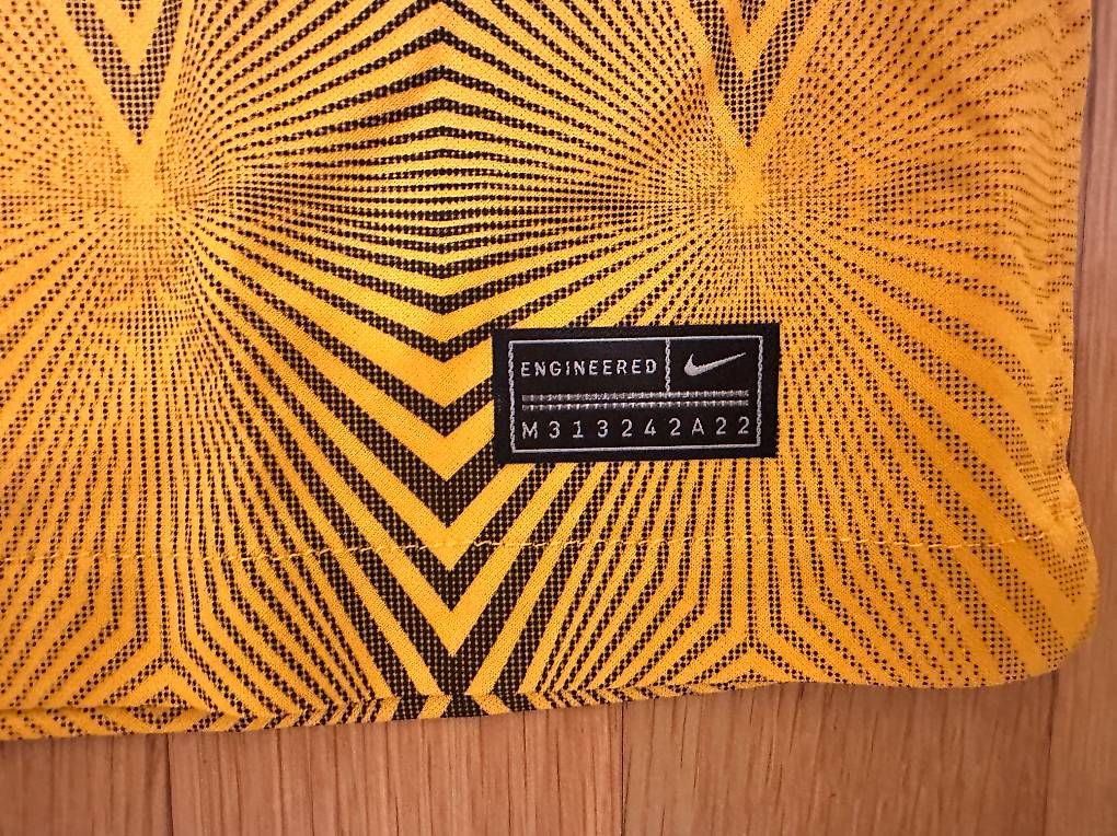 Nike Canottiere & Pantaloni: Fussballtrikot Kaizer Chiefs – Usato da Schüpfen venduto da Poly_pi 2