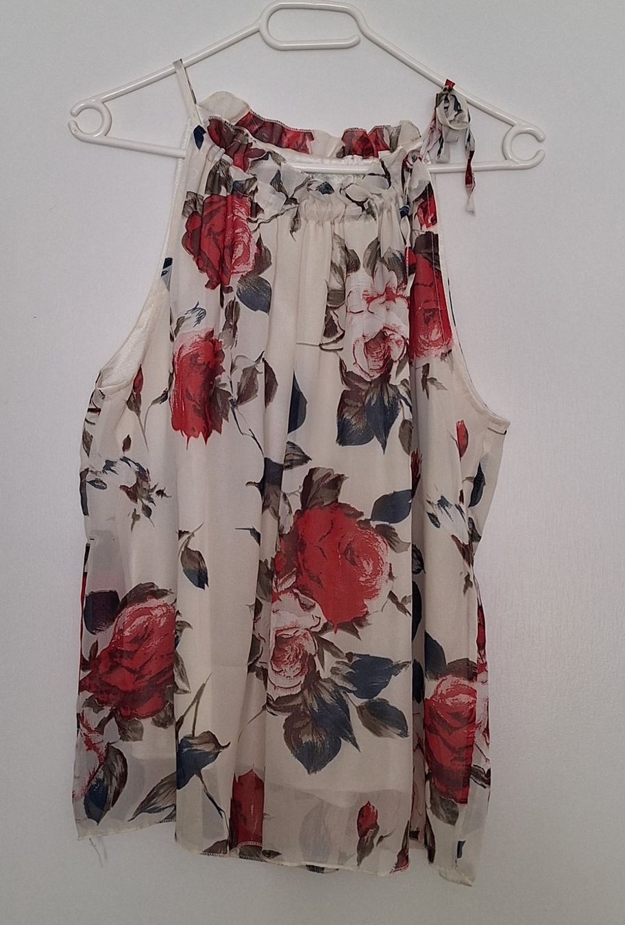 Top: Sommerliches, elegantes Top mit Rosenmuster, Grösse S – Usato da Dielsdorf venduto da annaroma71