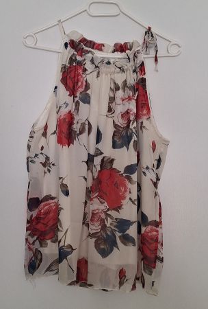 Sommerliches, elegantes Top mit Rosenmuster, Grösse S