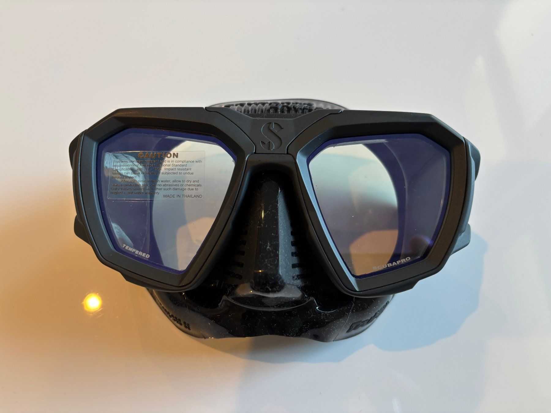 Scubapro Pinne, Maschere & Boccagli: SCUBAPRO Tauchmaske D-Mask Wide – Nuovo e nell'imballaggio originale da Lengnau AG venduto da retoip