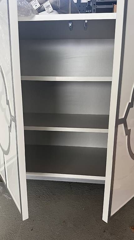 Kommoden: Commode  unique – Gebraucht aus Blonay von lev_s6xv 2