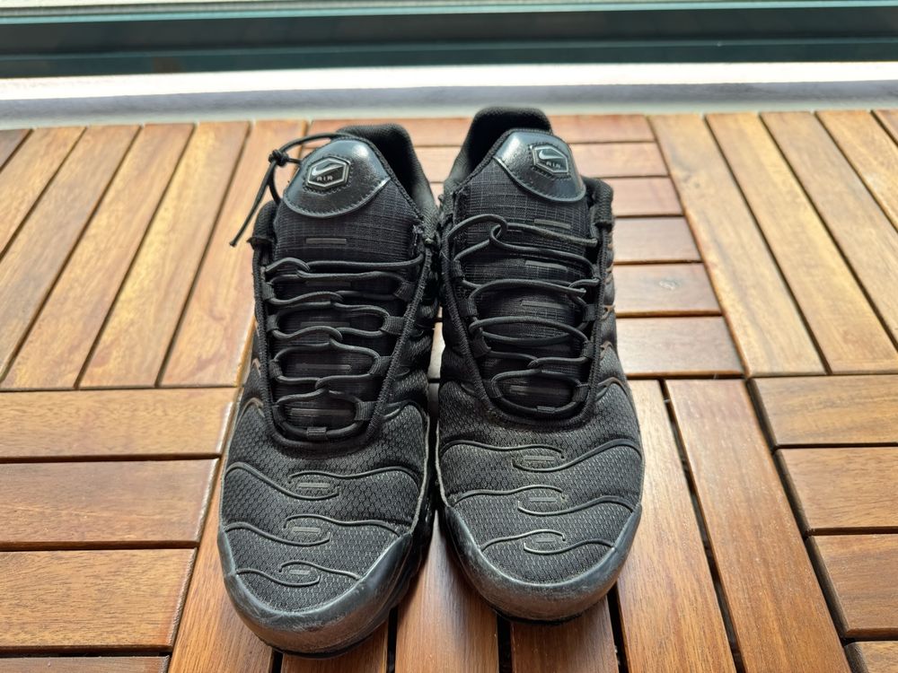 Nike Air Max TN, noir, taille 41, parfait pour l'hiver! (D