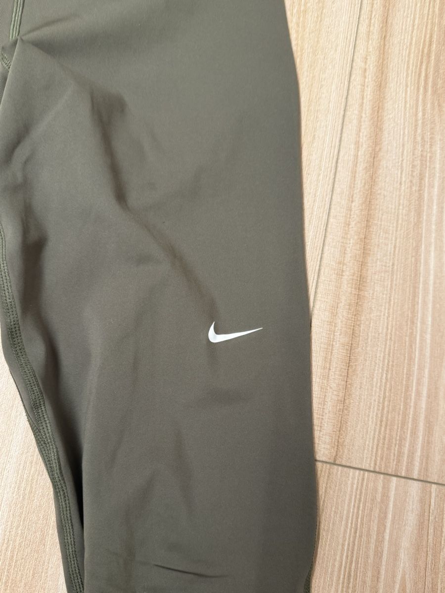 Nike Leggings: Nike Pro Leggings Damen Khaki – Usato da Otelfingen venduto da Holili 2