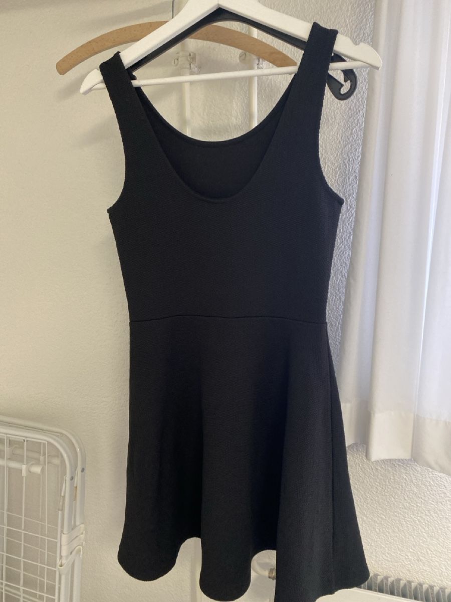 H&M Vestiti: Trägerkleid schwarz Gr. 36 H&M – Usato da Baar venduto da kamasija 1