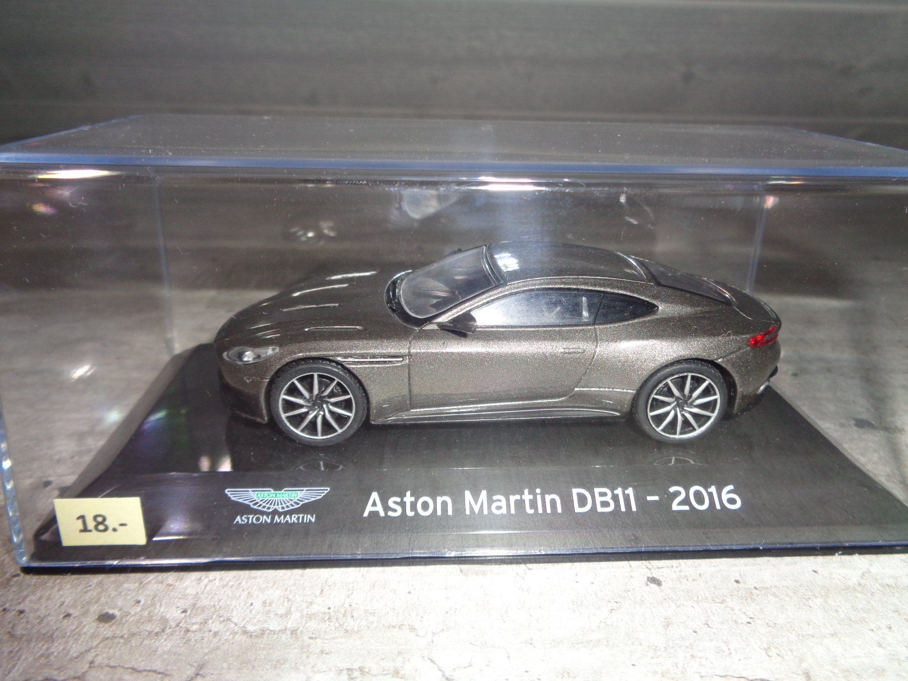 Aston Martin Modellini d'auto: Altaya 1:43 Aston Martin DB11 2016 – Nuovo e nell'imballaggio originale da Reconvilier venduto da rallycar 1