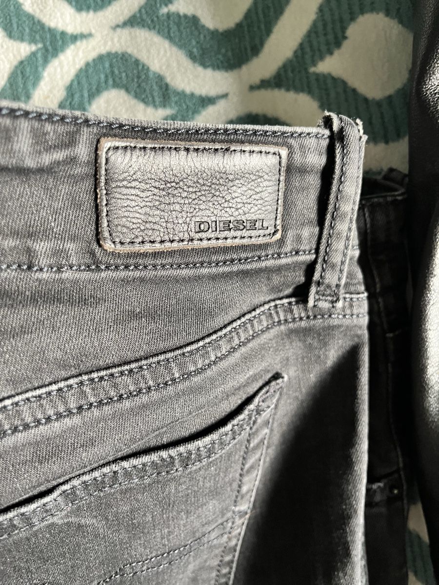 Diesel Lotti di vestiti: Diesel Jeans und Mango Lederjacke – Usato da Hochdorf venduto da Forestgreen 5