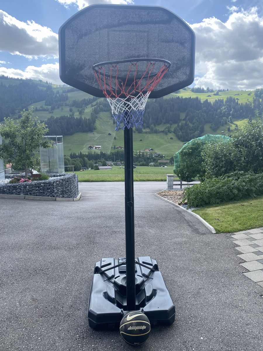 Canestri da basket: Basketballkorb mit Ständer und Ball – Usato da Zweisimmen venduto da lea0100