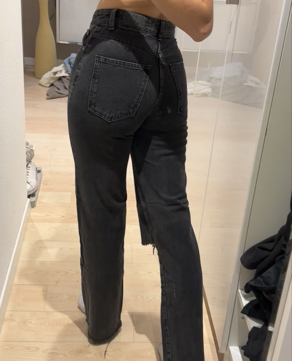 Stradivarius Jeans: schwarze Jeans – Usato da Grafstal venduto da jes_t6s7 1
