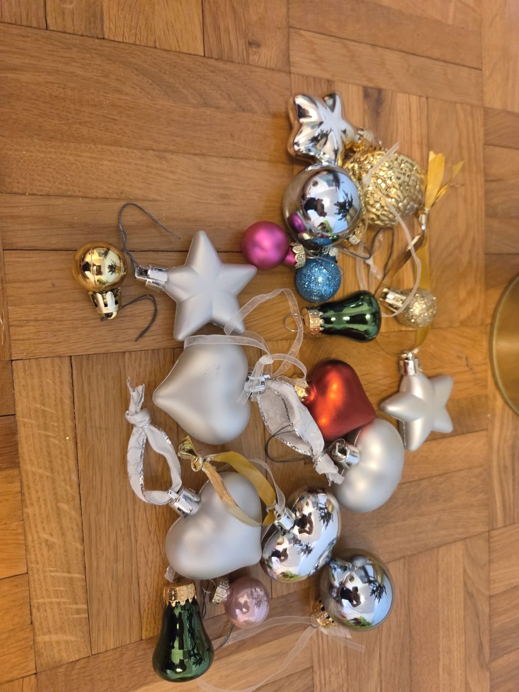 Ikea Toutes les décorations: künstlicher Tannenbaum – D'occasion à Oberrieden par Naklesu71 1