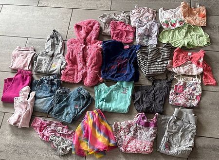 Kleiderpaket Gr. 92 Mädchen 27 Artikel