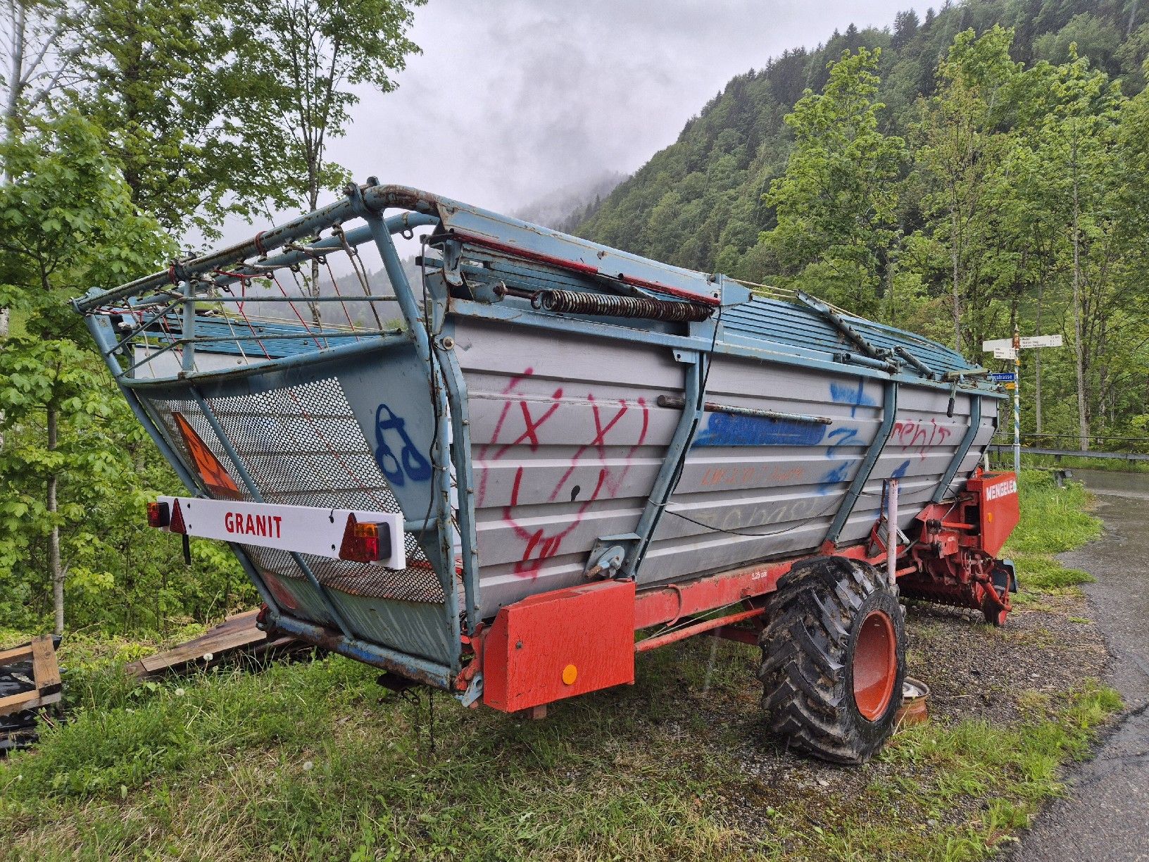 Mengele Rimorchi: Ladewagen Mengele 320 T – Usato da Steg im Tösstal venduto da Schwarzengrund 1