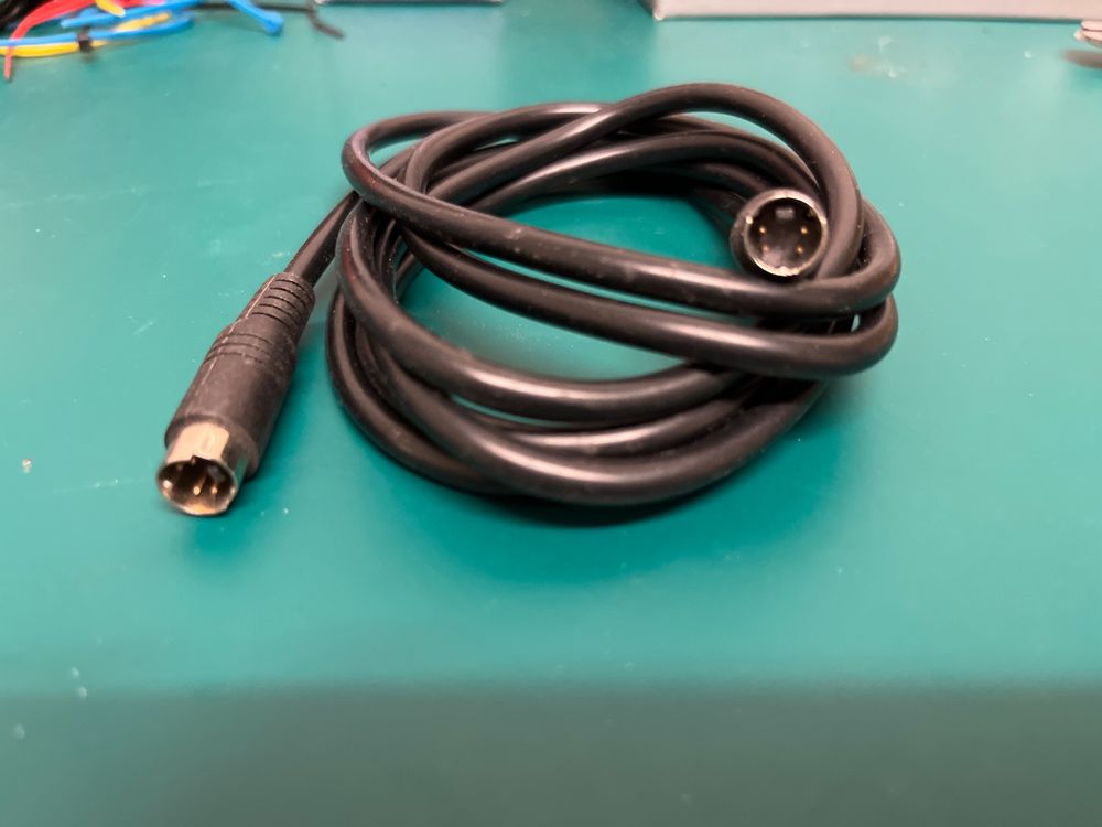 S-Video /S-VHS cable (Gebraucht) in Nyon für CHF 1 – mit Lieferung auf ...
